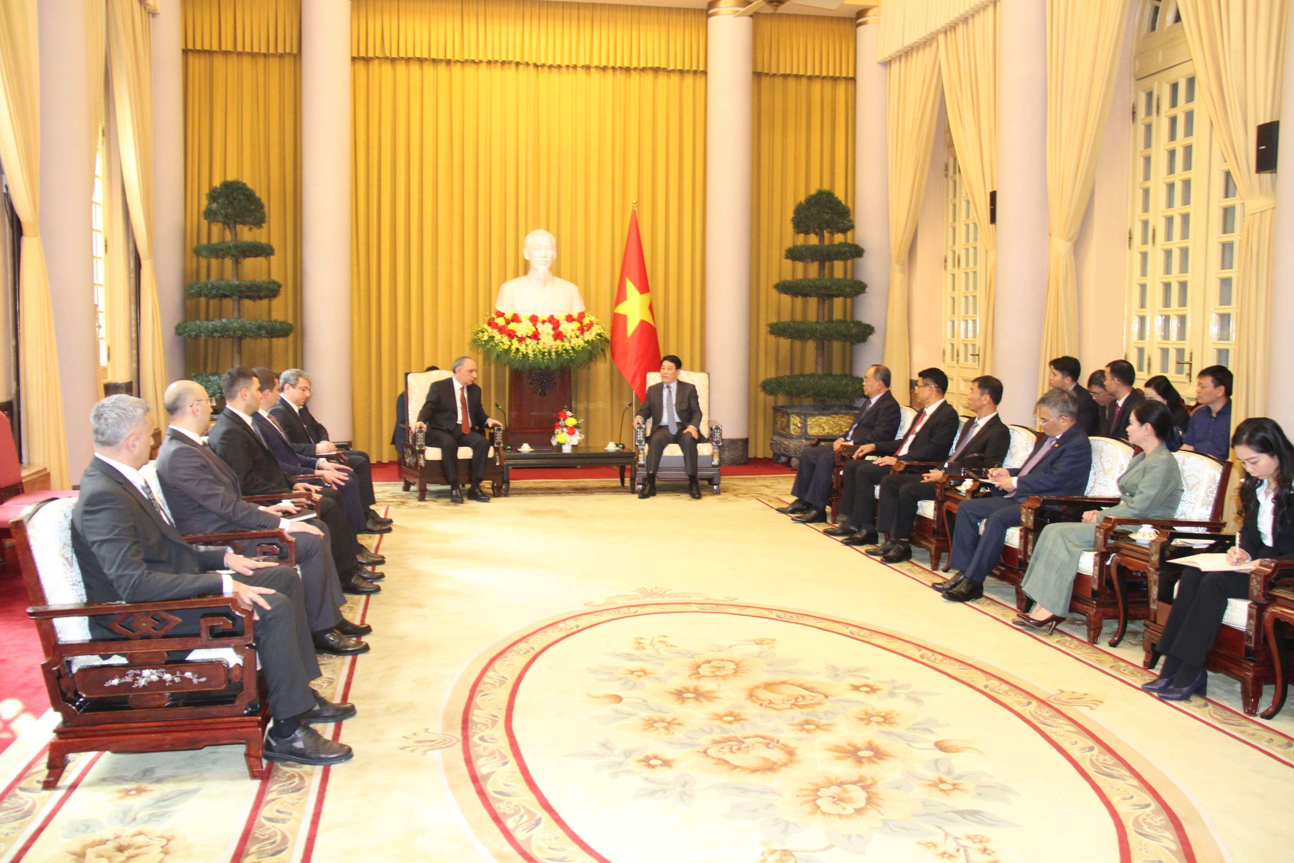 Azerbaijani Prosecutor General conducts official visit to Vietnam