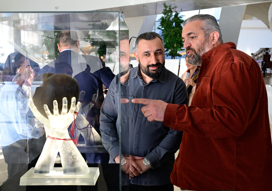 "My Heart is Yours" art composition unveiled at the Heydar Aliyev Center