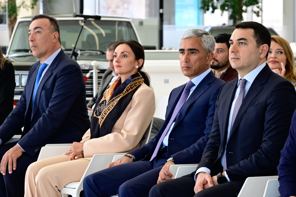 "My Heart is Yours" art composition unveiled at the Heydar Aliyev Center