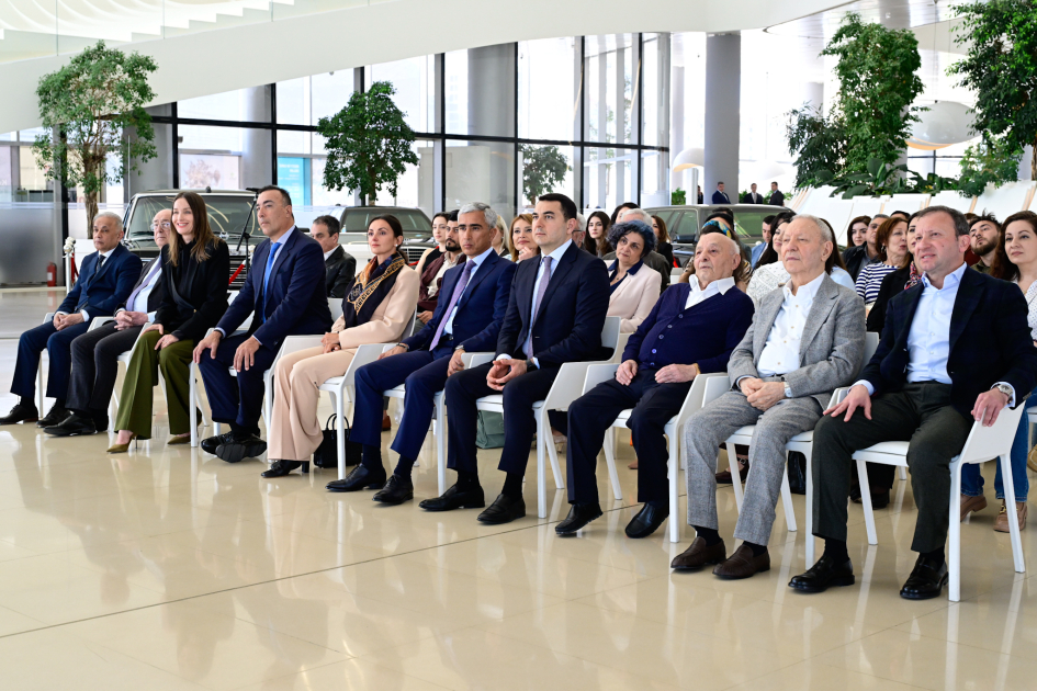 "My Heart is Yours" art composition unveiled at the Heydar Aliyev Center