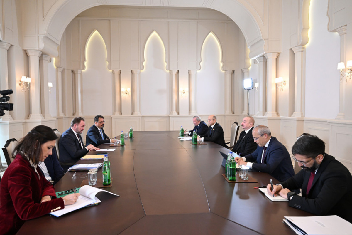 President Ilham Aliyev received European Commissioner for Energy and Housing -UPDATED 