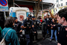 Anti-Trump protesters gather in Washington, other US cities