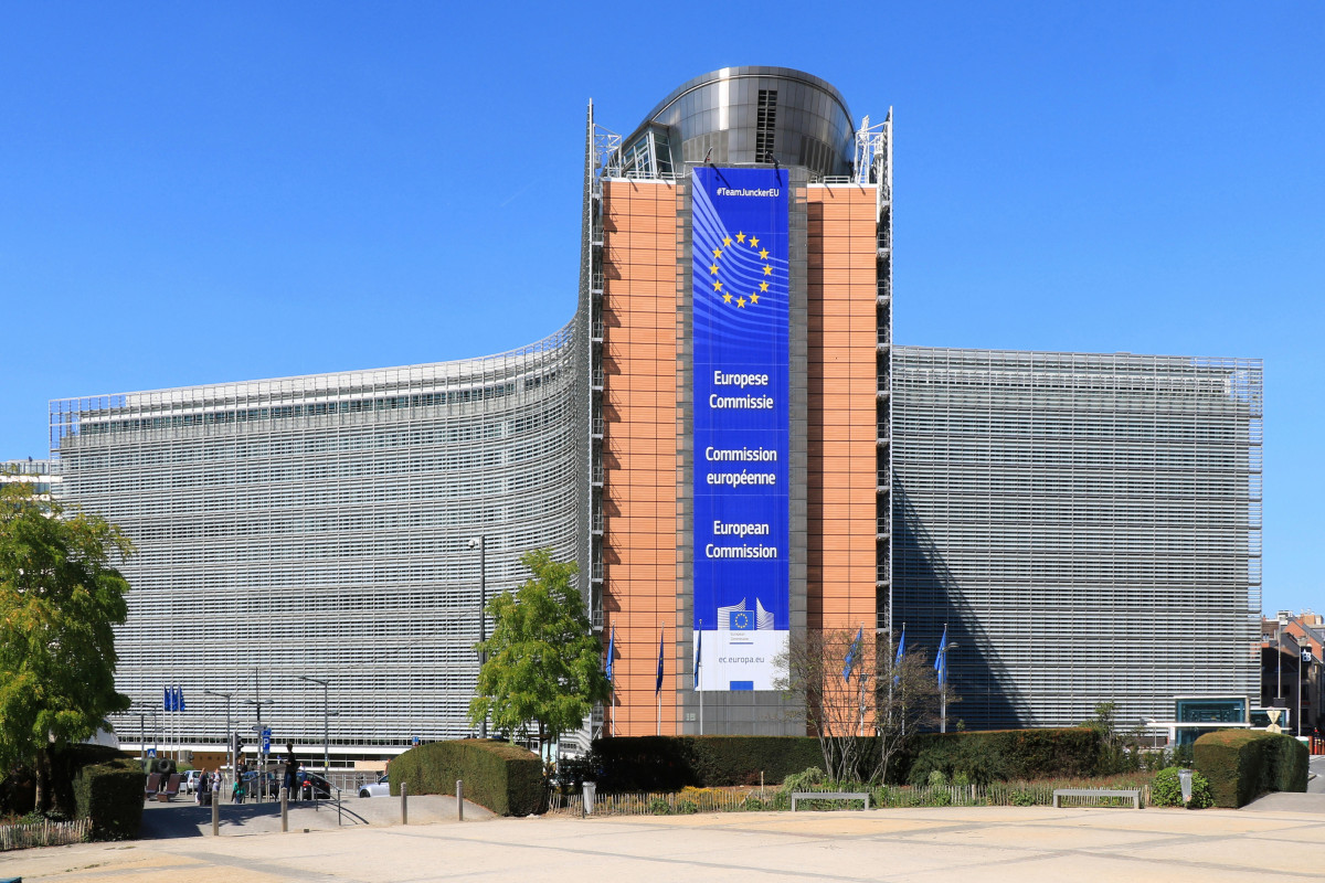 Europe prepares AI charm offensive as industry trembles from tariff shocks - Politico