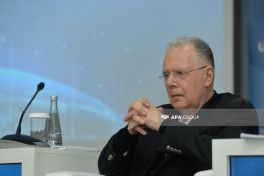 Panel session as part of the 7th ADA Political Forum held in Khankendi -PHOTO 