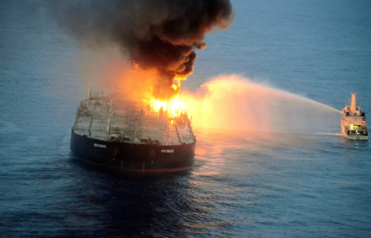 Fire broke out on board tanker in the Gulf of Izmit