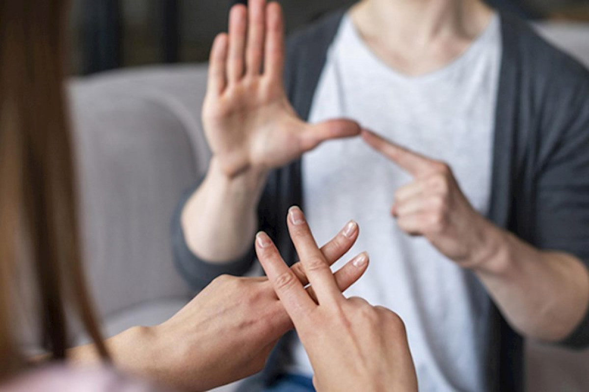 "Azerbaijani sign language" concept to be included in legislation