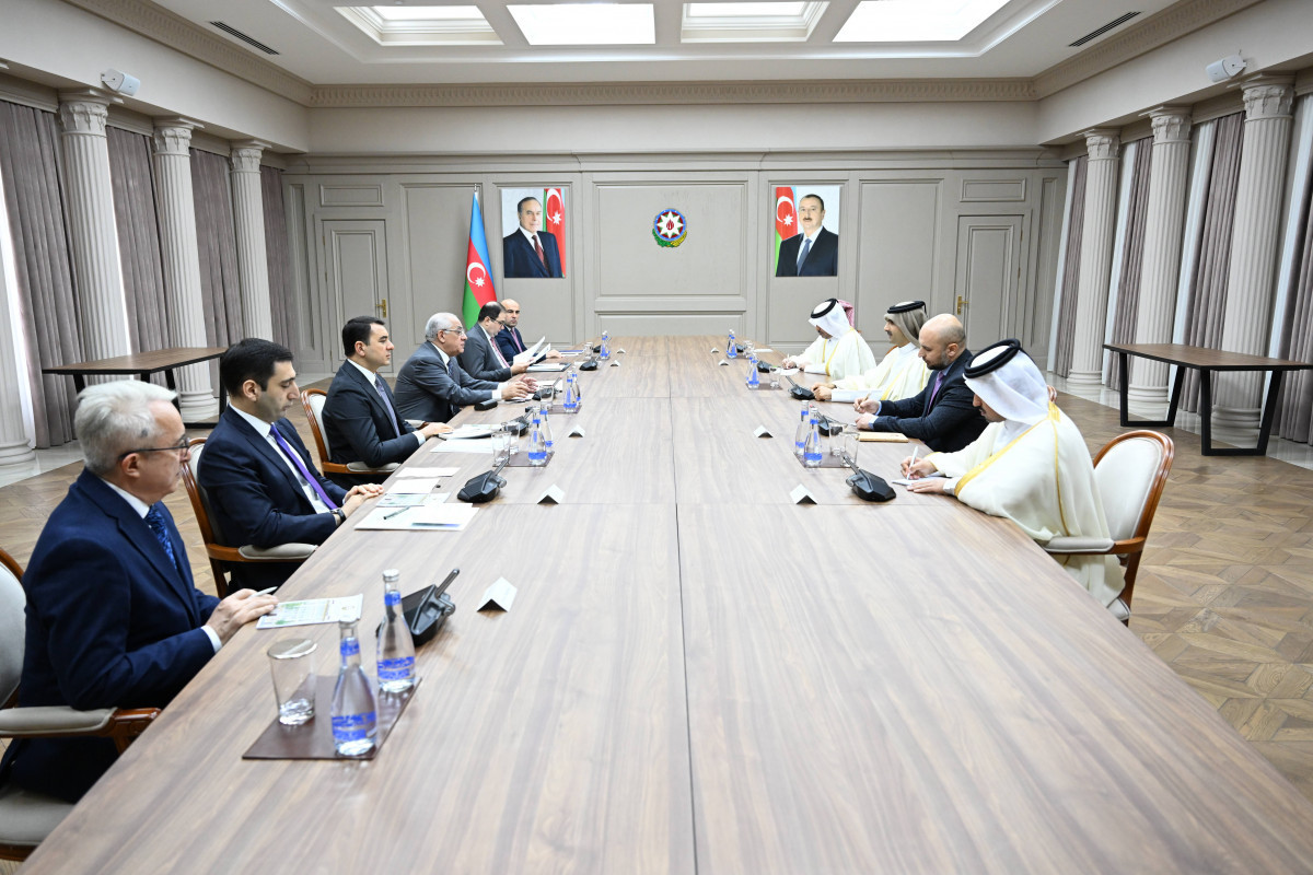 Azerbaijani PM meets with Qatar
