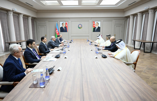 Azerbaijani PM meets with Qatar's Minister of Culture