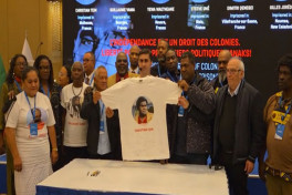 BIG presented its symbolic gift to leader of Kanaks held in French prison -PHOTO 