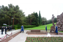 Georgian President pays tribute to Azerbaijan’s National Leader Heydar Aliyev