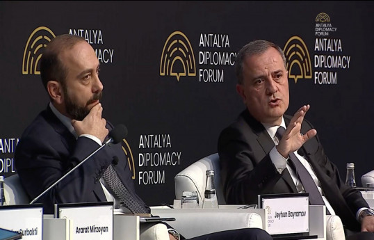 Ararat Mirzoyan, Armenia's Foreign Minister, Jeyhun Bayramov, Azerbaijan's Foreign Minister