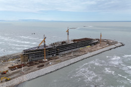 President Ilham Aliyev and First Lady Mehriban Aliyeva reviewed ongoing projects at Sea Breeze Resort