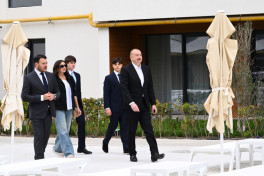 President Ilham Aliyev and First Lady Mehriban Aliyeva reviewed ongoing projects at Sea Breeze Resort