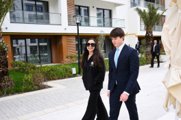 President Ilham Aliyev and First Lady Mehriban Aliyeva reviewed ongoing projects at Sea Breeze Resort