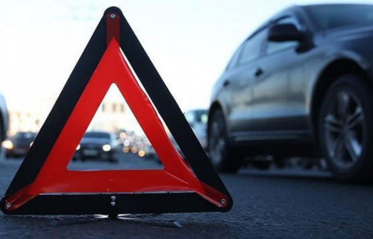 Father dies, 9-year-old son and teenager seriously injured in road accident in Azerbaijan's Sheki