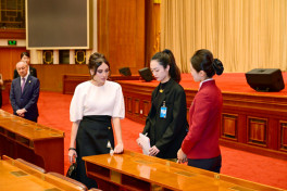 Azerbaijan’s First Lady Mehriban Aliyeva, her daughter Leyla Aliyeva, and other family members visited the Great Hall of the People in Beijing