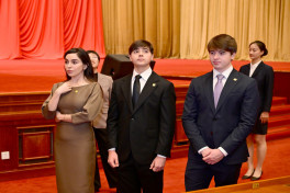 Azerbaijan’s First Lady Mehriban Aliyeva, her daughter Leyla Aliyeva, and other family members visited the Great Hall of the People in Beijing