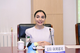 Leyla Aliyeva meets with students at Beijing Foreign Studies University