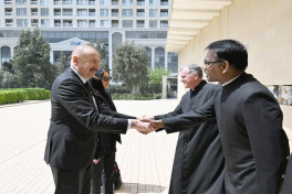 President Ilham Aliyev visited Church of the Immaculate Conception of the Blessed Virgin Mary in Baku, offered condolences over the death of Pope Francis-UPDATED 