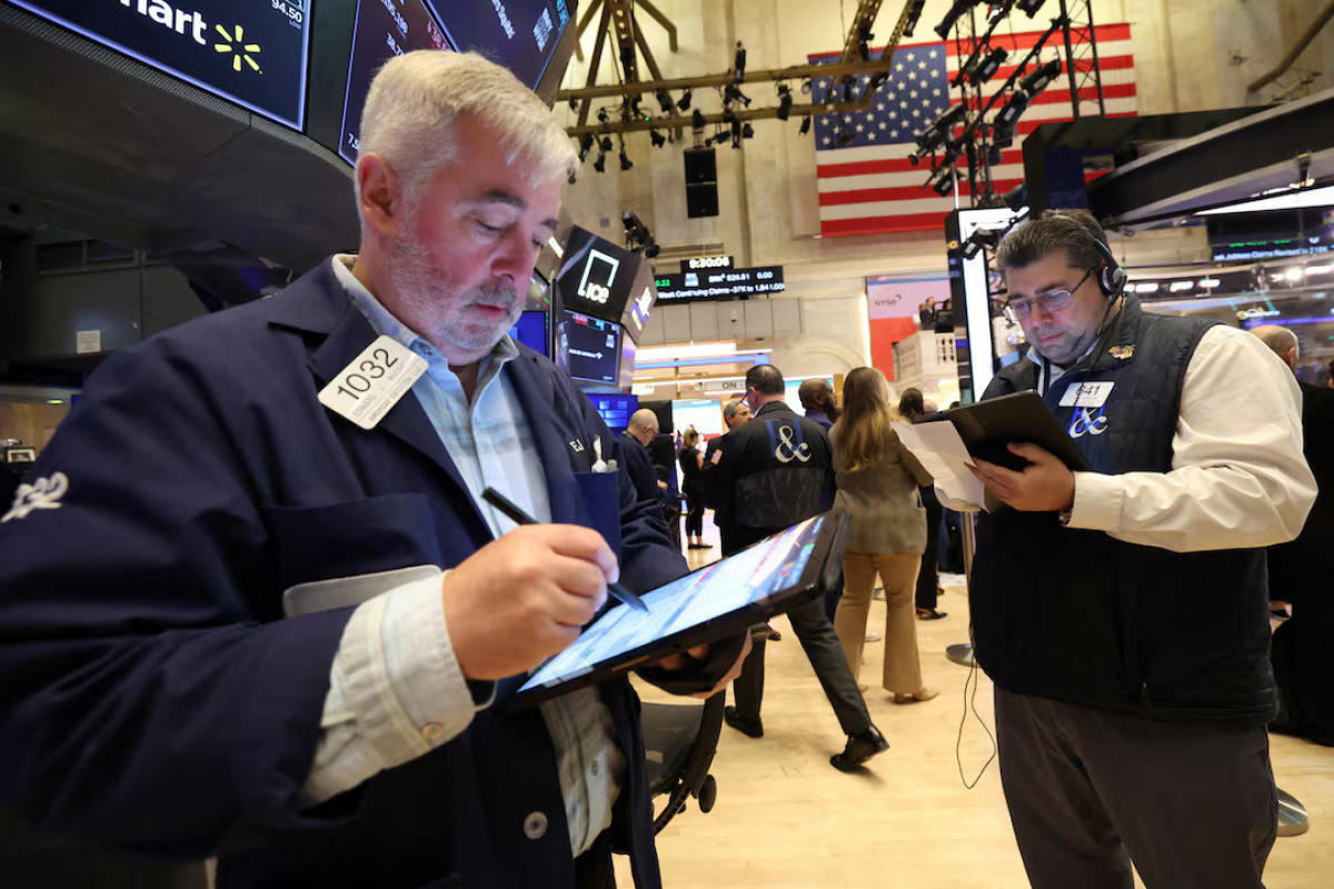Stocks rise with tech-related shares, notch weekly gains; dollar up