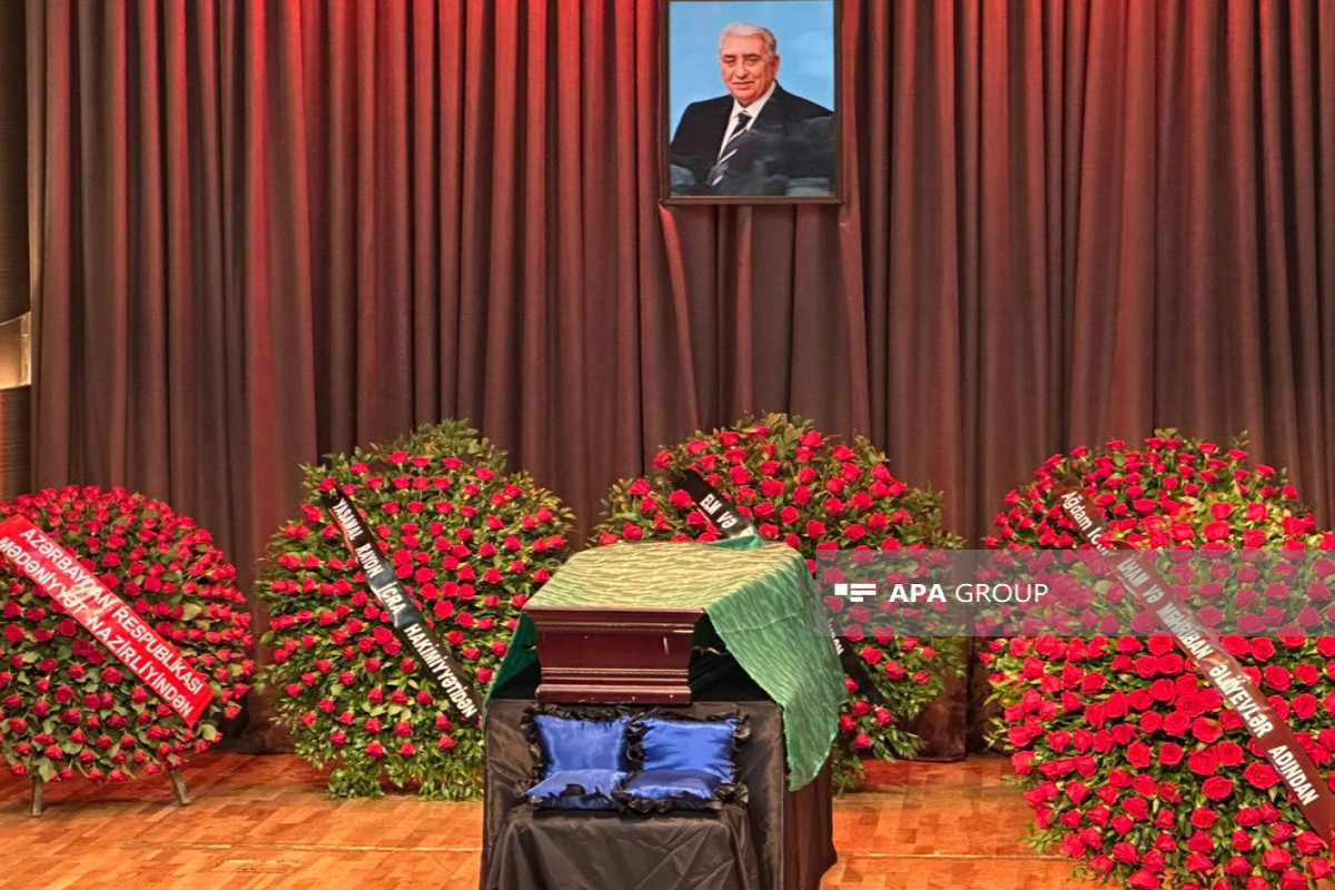 President Ilham Aliyev and First Vice-President Mehriban Aliyeva send wreath to People’s Artist Arif Babayev’s farewell ceremony