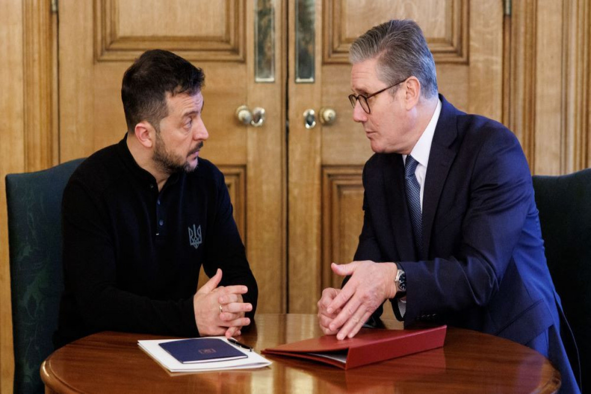 Zelensky, Keir Starmer discuss sanctions against Russia