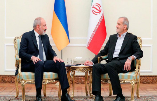 Iran and Armenia sign 10 memorandums