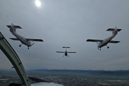 Training flights are conducted with young military pilots-VIDEO 