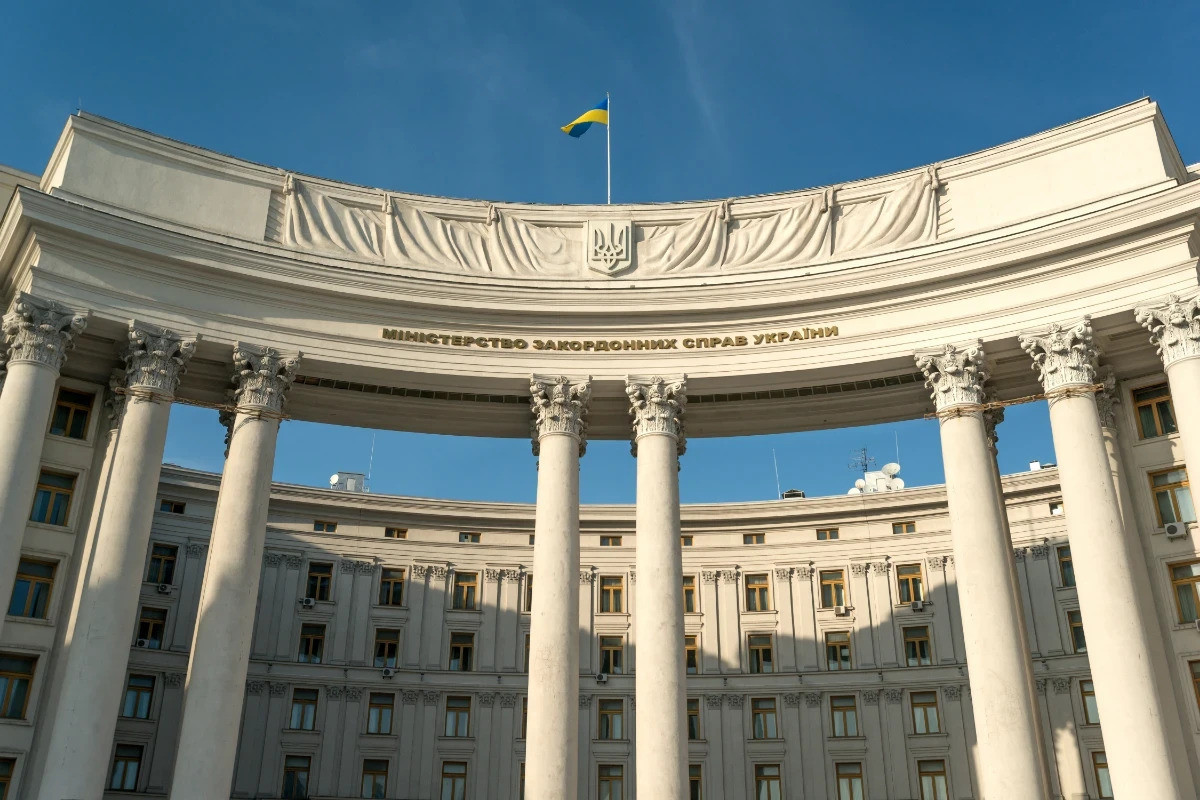 Ukrainian FM: Zelensky is ready to discuss issue of territories only with Putin