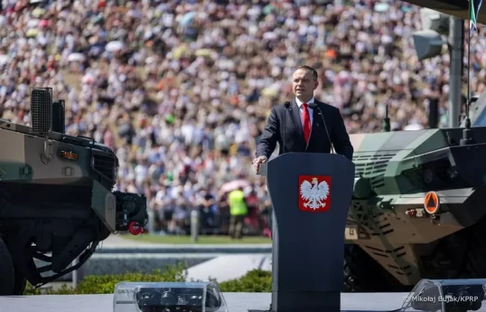 Polish president proposes restricting state benefits for Ukrainians