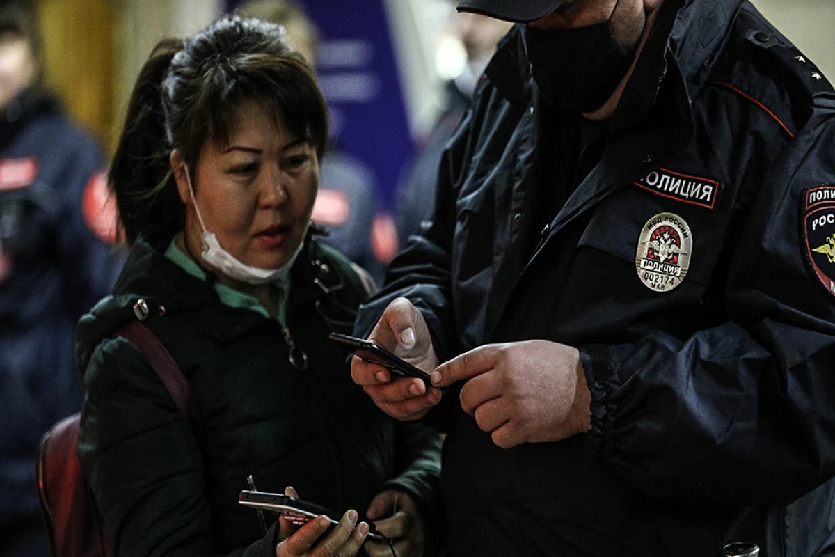 Moscow to track migrants through electronic app
