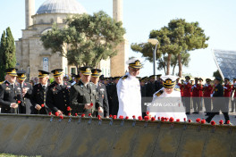 Turkish Martyrs' Memorial visited in Baku on occasion of Türkiye's Victory Day-PHOTO 