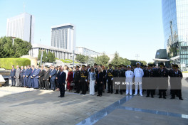 Turkish Martyrs' Memorial visited in Baku on occasion of Türkiye's Victory Day-PHOTO 
