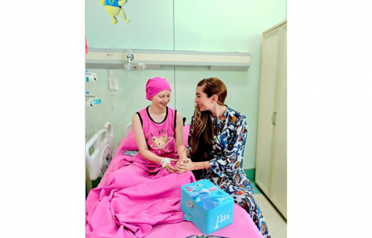 Vice-President of Heydar Aliyev Foundation Leyla Aliyeva and head of Baku Media Center Arzu Aliyeva visited National Oncology Center-PHOTO 