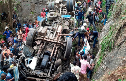 1 dead, 57 injured in Sri Lanka bus crash
