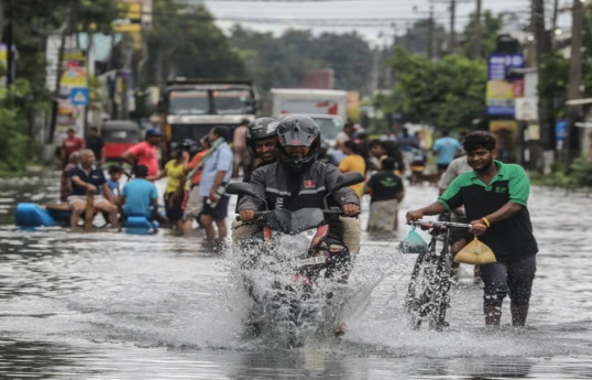 Death toll tops 800 as intense storms hammer Asian countries -PHOTO 