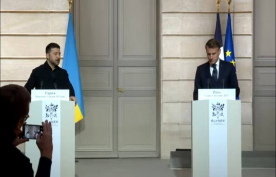 President of Ukraine Volodymyr Zelensky, French President Emmanuel Macron