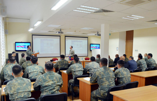 NATO mobile training team holds a seminar in Baku