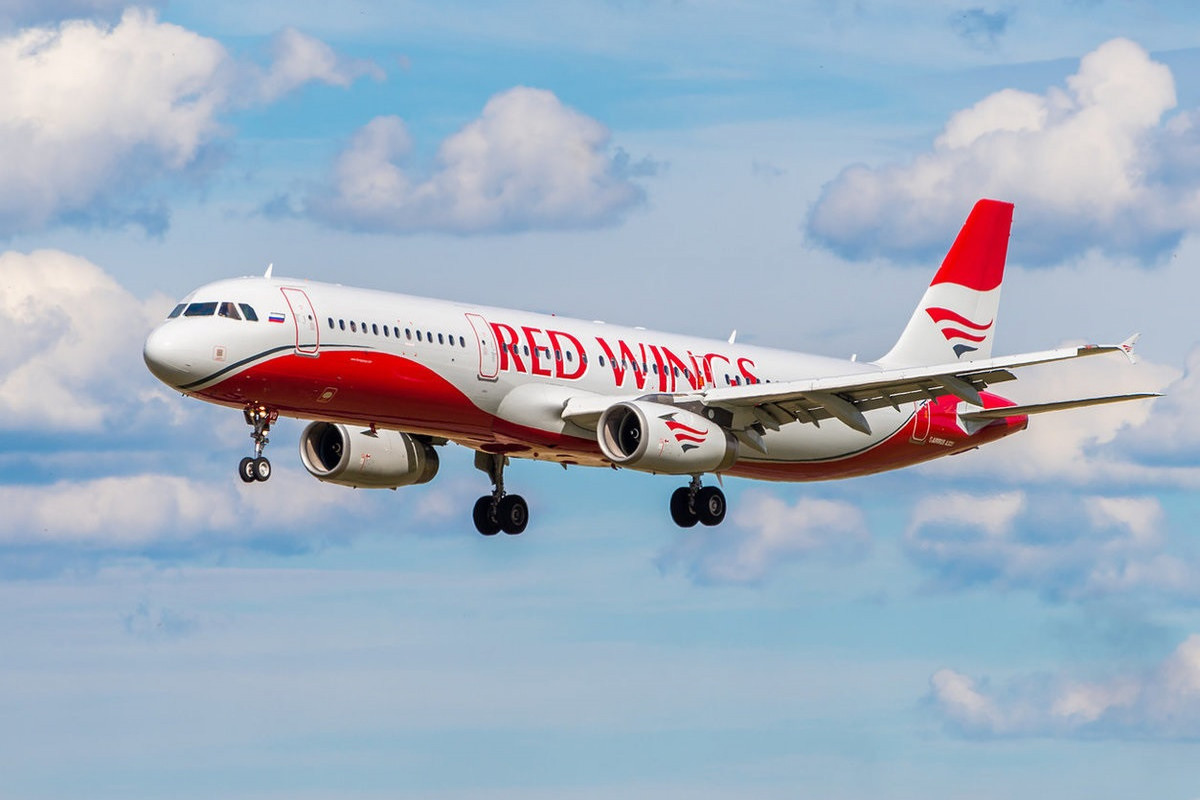 Engine fire causes Moscow-Phuket flight to make emergency landing at Domodedovo