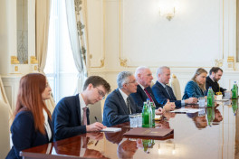 President Ilham Aliyev received Minister of State for Defence of United Kingdom