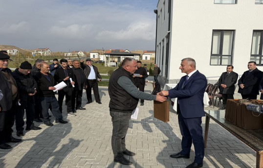 Azerbaijan sends former IDPs to Horovlu village in Jabrayil district, families receive house keys -PHOTO -UPDATED 