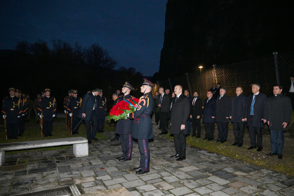 Presidents of Azerbaijan and Slovakia visited Gate of Freedom Memorial in Bratislava