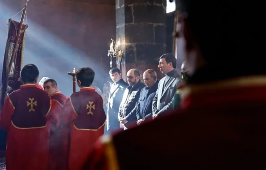 Pashinyan proposes playing Armenian anthem before worship in churches