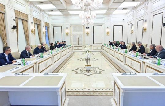 Speaker of Azerbaijani Parliament meets with Iranian FM