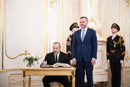 Official welcome ceremony was held for President Ilham Aliyev in Bratislava