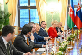 President of Azerbaijan Ilham Aliyev held expanded meeting with President of Slovakia in Bratislava-PHOTO -UPDATED 