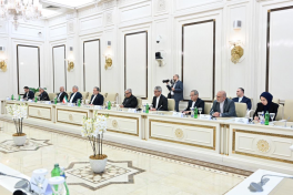 Speaker of Azerbaijani Parliament meets with Iranian FM