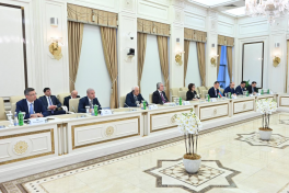 Speaker of Azerbaijani Parliament meets with Iranian FM