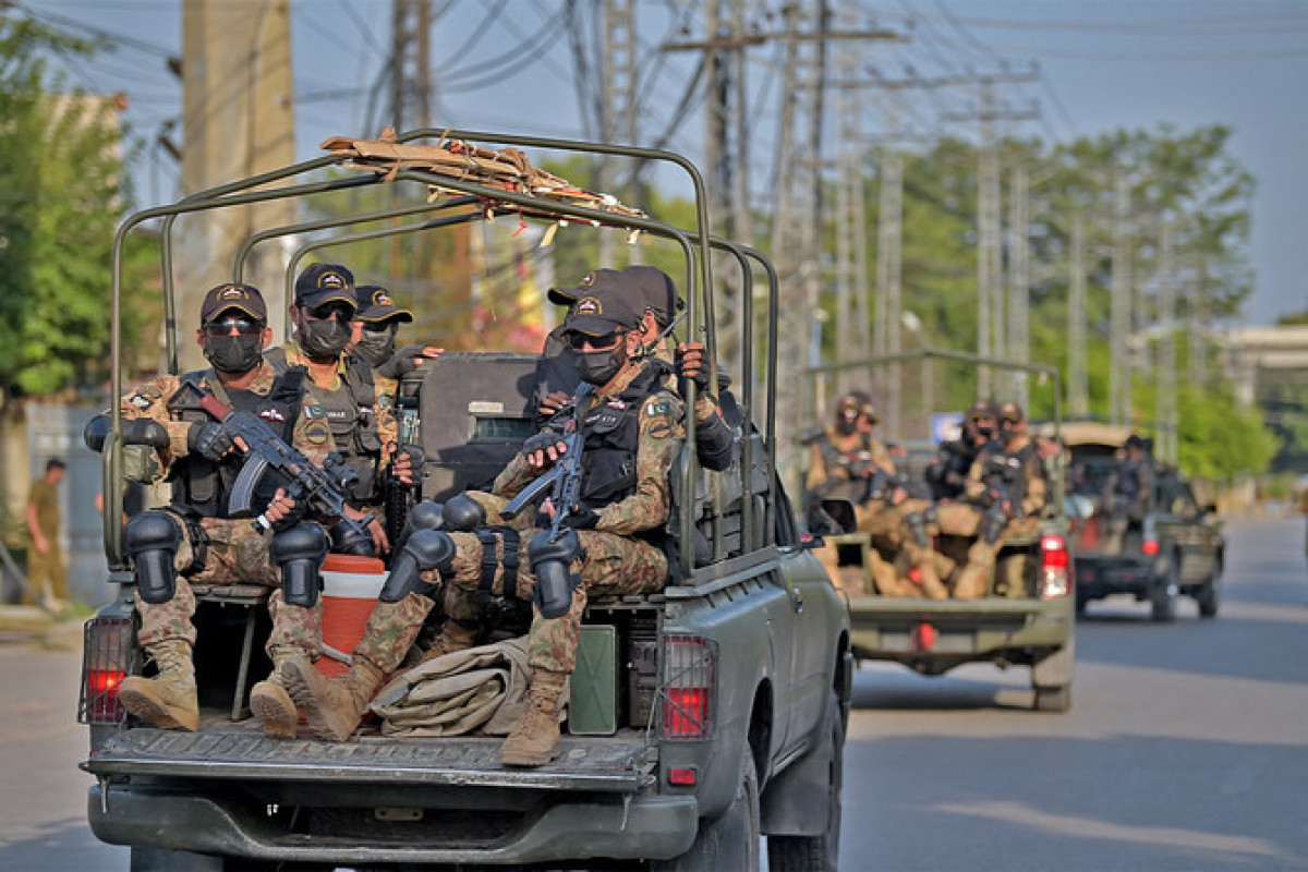 Six Pakistani soldiers killed in militant attack, sources say