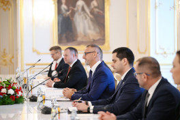 President Ilham Aliyev held one-on-one and expanded meetings with Speaker of National Council of Slovakia-UPDATED 